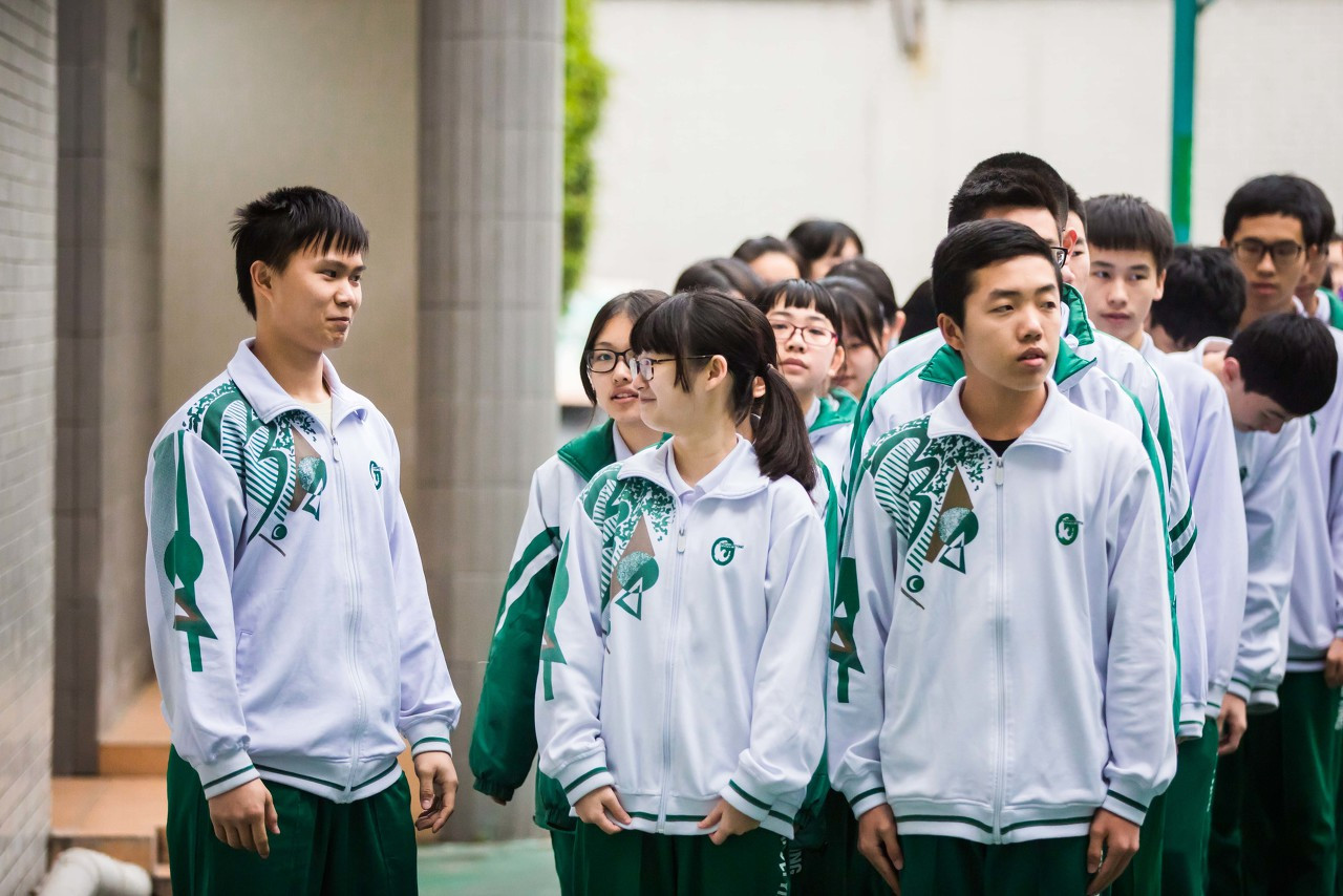 00后在线教育新视察丨超3成装置学习类APP，，日均翻开7.5次